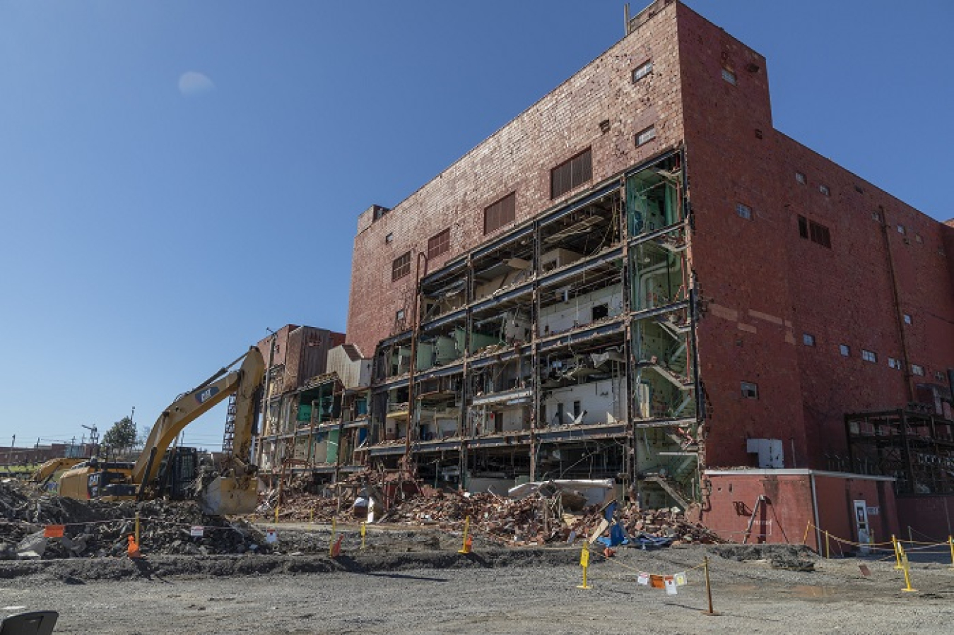 Completion of demolition of the Biology Complex at the Y-12 National Security Complex at Oak Ridge was an EM priority for 2021. The teardown eliminates a high-risk excess contaminated facility that presented a structural risk due to its age and deteriorated condition. 