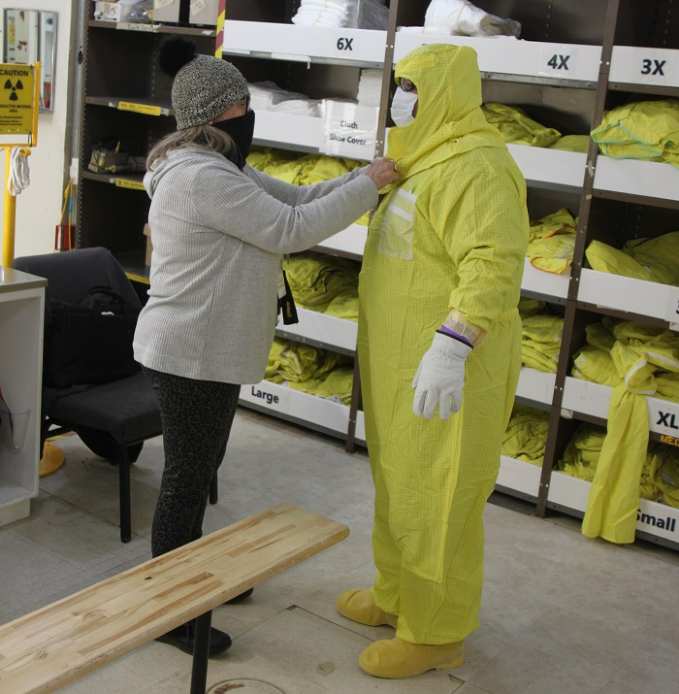 A team of the contractor’s safety experts recently demonstrated the processes to their radiological safety counterparts from contractor Hanford Mission Integration Solutions.
