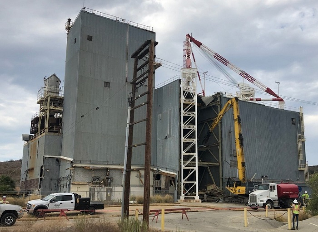 Crews are in the homestretch of achieving an EM 2021 priority to complete demolition of all DOE-owned buildings at the former Energy Technology Engineering Center (ETEC) site in Ventura County, California.