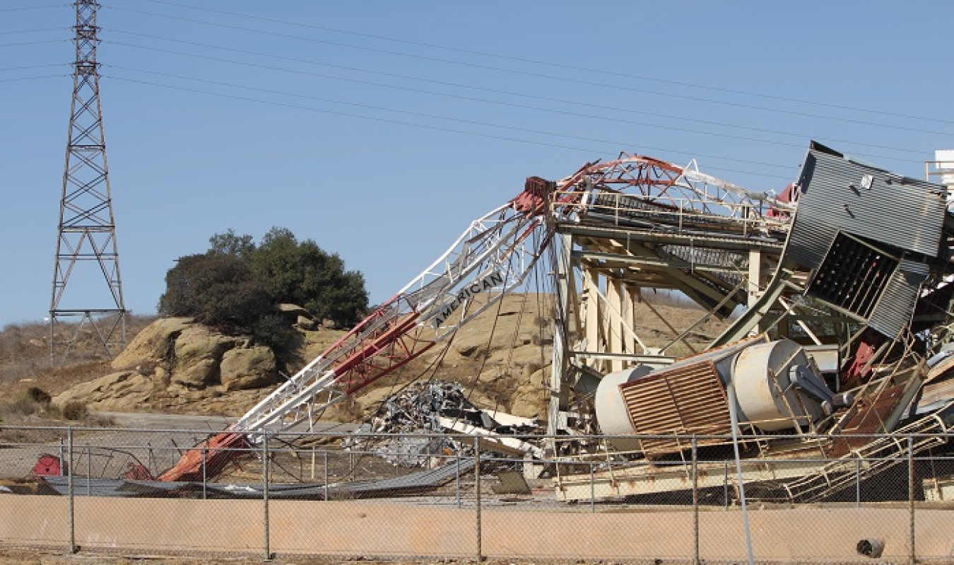 The Sodium Pump Test Facility was the final building owned by the U.S. Department of Energy (DOE) to be demolished at the Energy Technology Engineering Center site northwest of Los Angeles. 