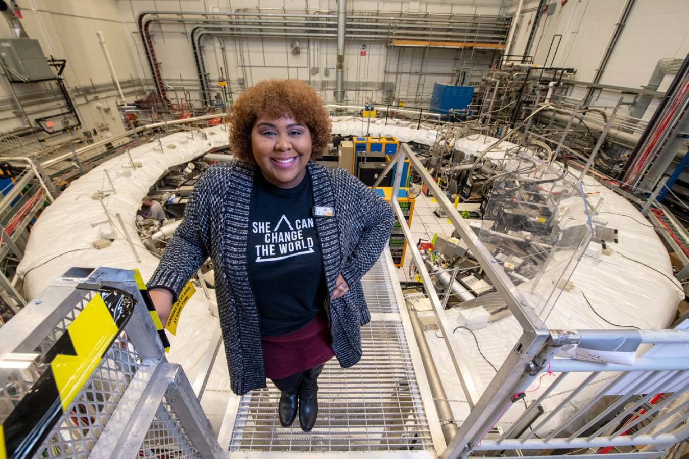 Jessica Esquivel is a Fermilab postdoctoral research associate investigating short-lived particles named muons.