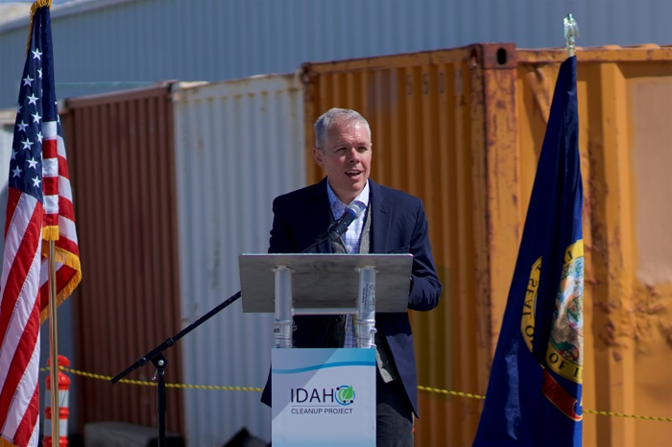 EM Senior Advisor William “Ike” White thanks employees of the Accelerated Retrieval Project for completing targeted buried waste exhumation from the 97-acre Subsurface Disposal Area at the DOE Idaho National Laboratory Site 18 months ahead of schedule.