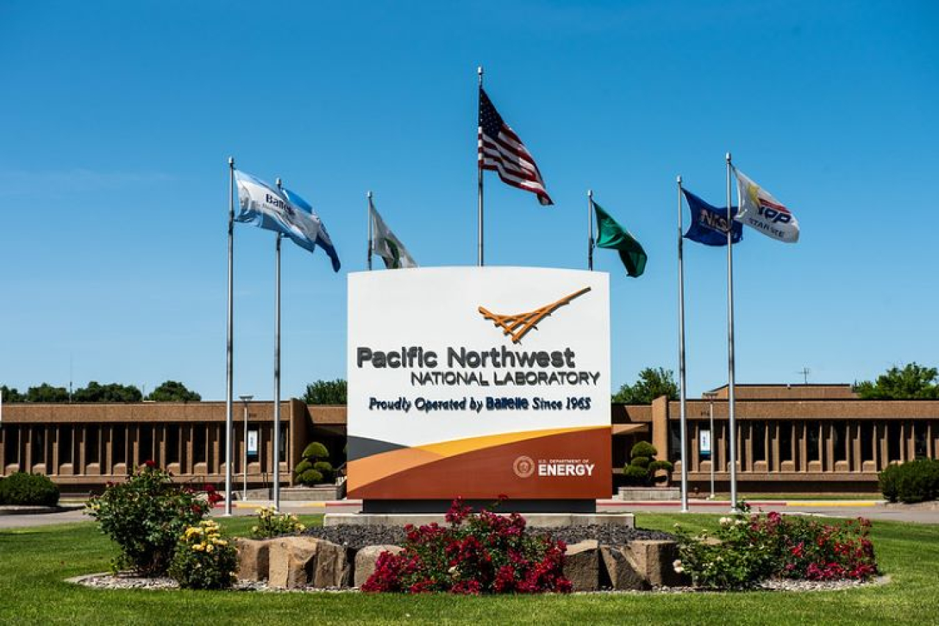 Building and campus sign at Pacific Northwest National Laboratory