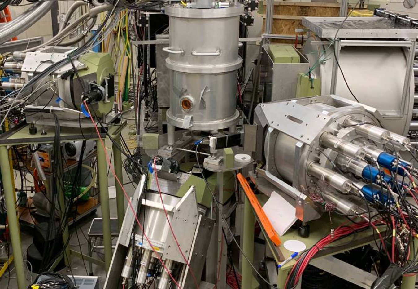 Compton scattering setup at the High Intensity Gamma Ray Source. The central cylinder is the liquid hydrogen target. High energy gamma rays are scattered from the liquid hydrogen into eight large detectors that measure the gamma rays’ energy.