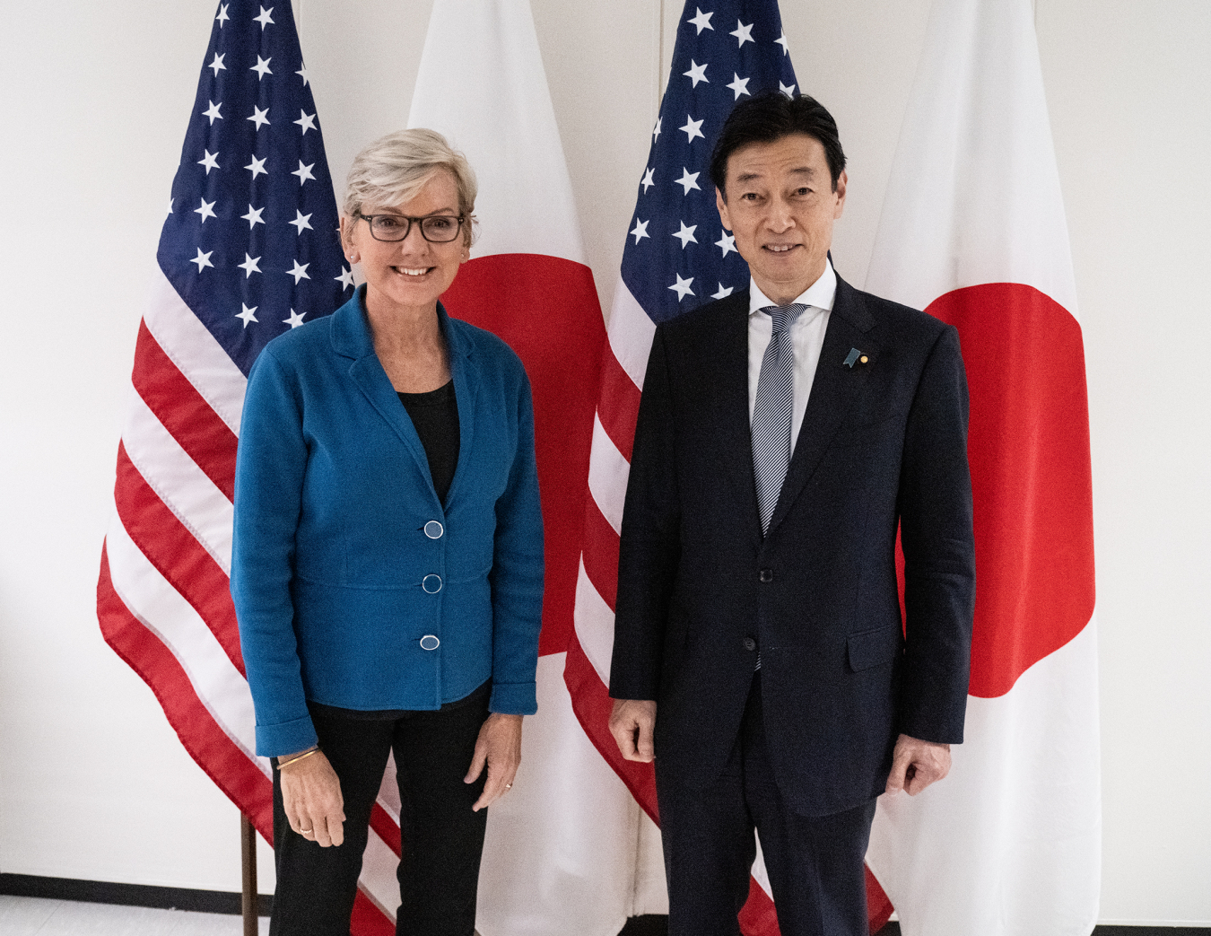 U.S Secretary of Energy Jennifer Granholm and Minister of Economy, Trade and Industry of Japan Nishimura Yasutoshi.