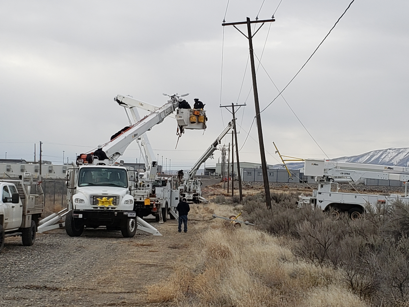 Electrical utilities crews with contractor Hanford Mission Integration Solutions restored power to most of the service locations on the Hanford Site the same day thanks to preparations for a 24/7 operations posture when Hanford starts treating waste from large underground storage tanks.