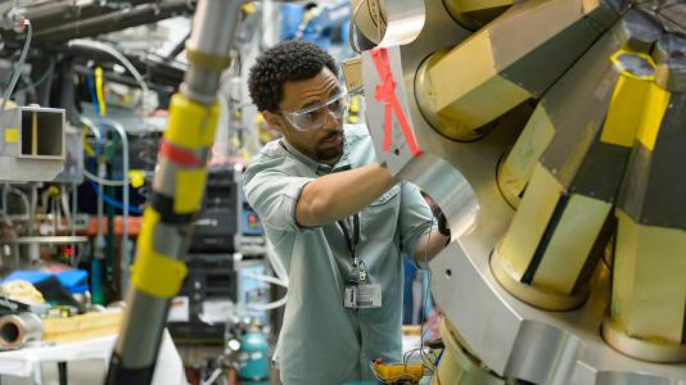 Bryce Smith working on equipment for the Gammasphere experiment at the ATLAS facility