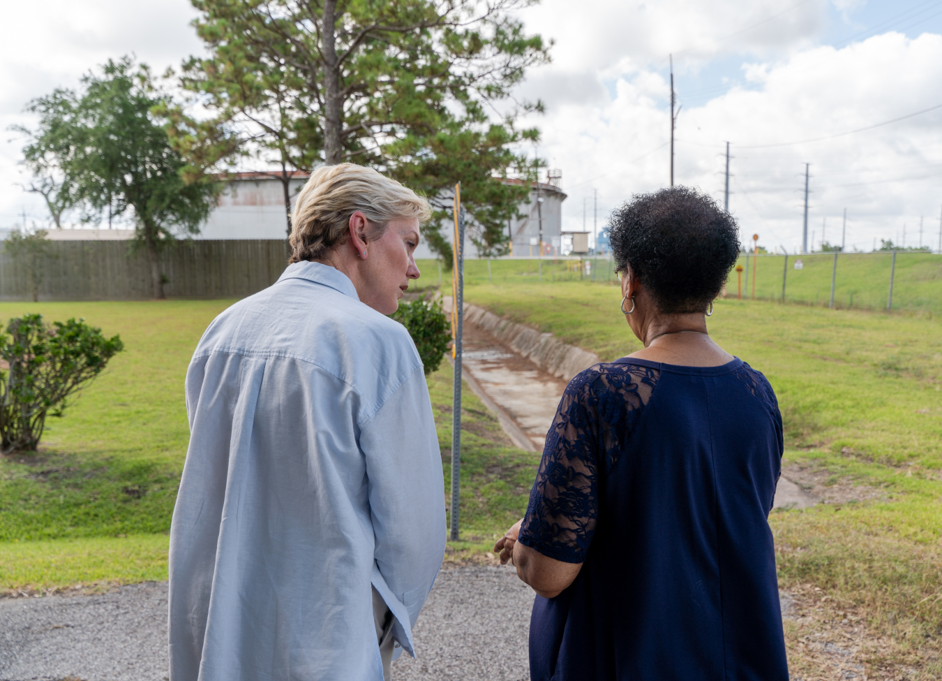 Energy Secretary Jennifer Granholm and Director Shalanda Baker makes a “house call” to visit Mrs. Shirley Watts Payne - 3