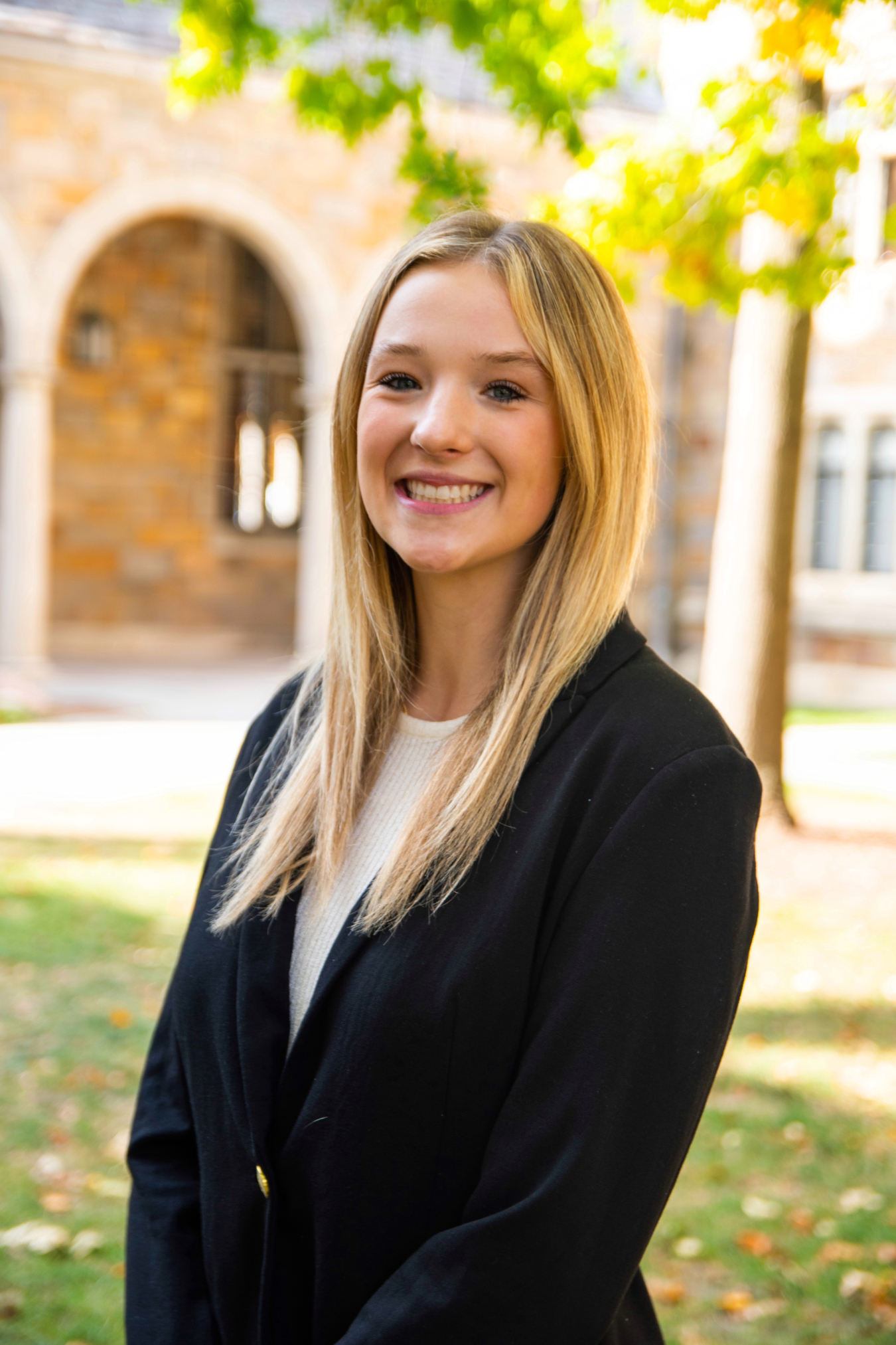 Lauren Peck headshot