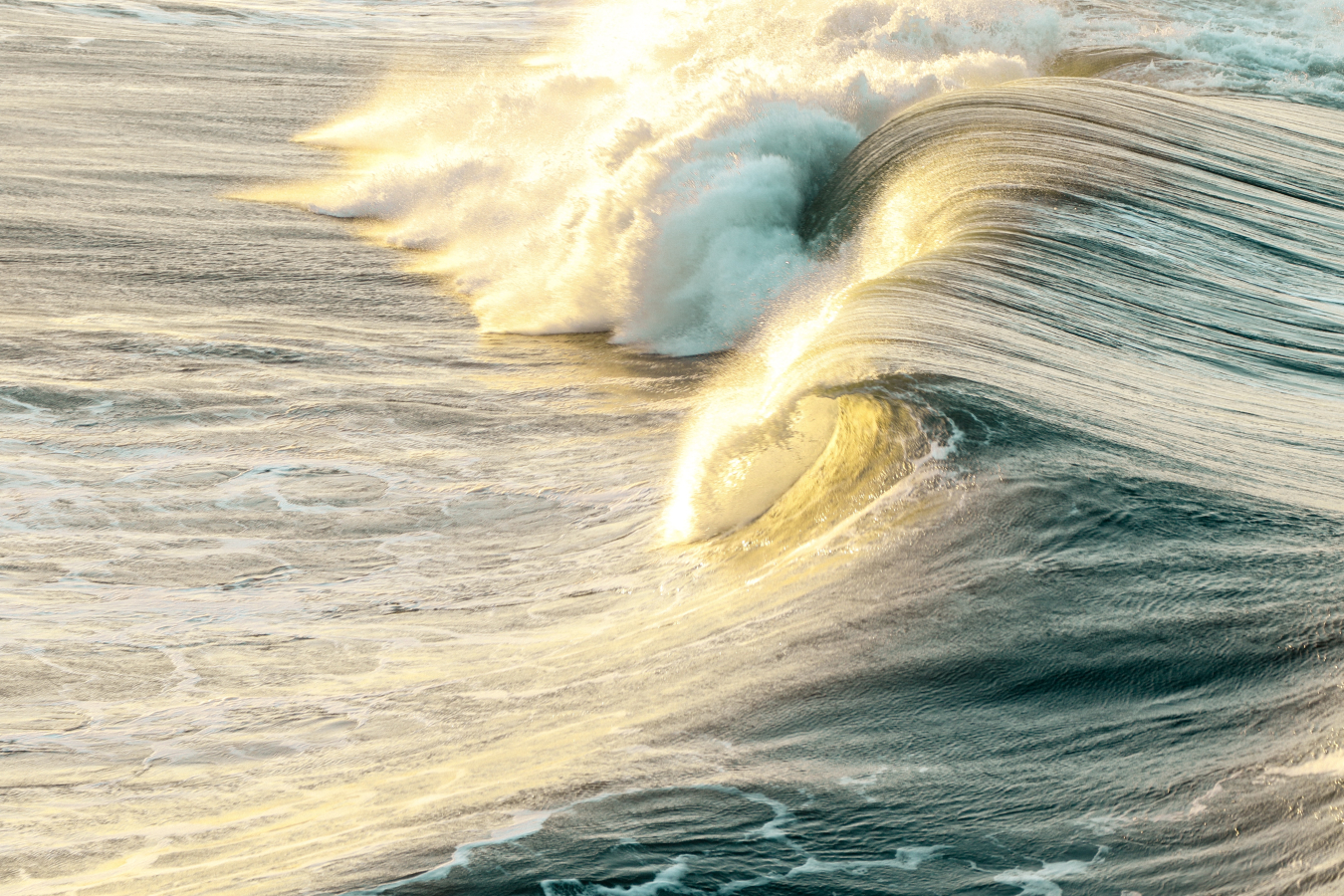 wave crashing