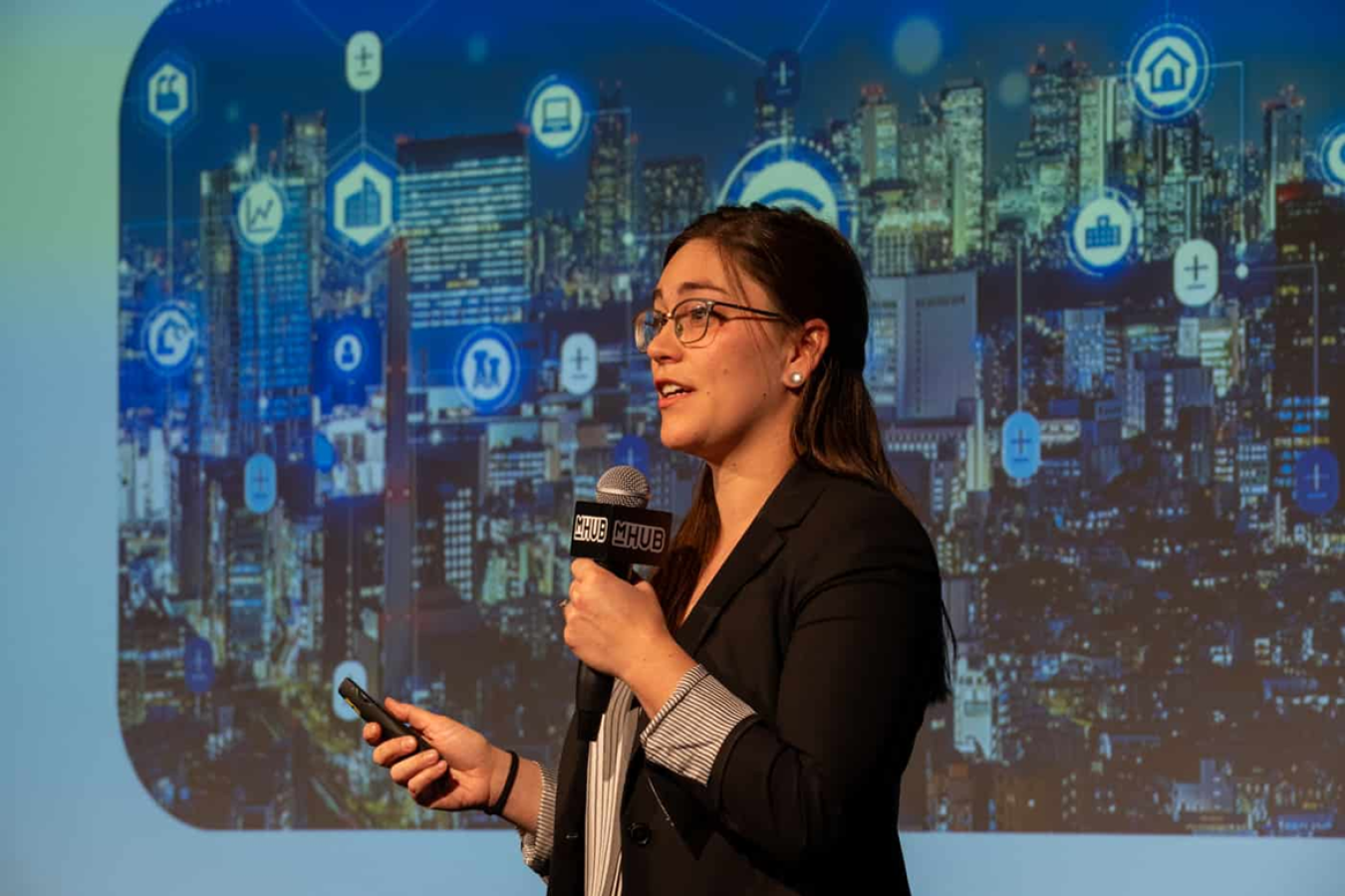Blip Energy CEO Sophia Wennstedt presenting at the mHUB 2022 Climate and EnergyTech Demo Day.