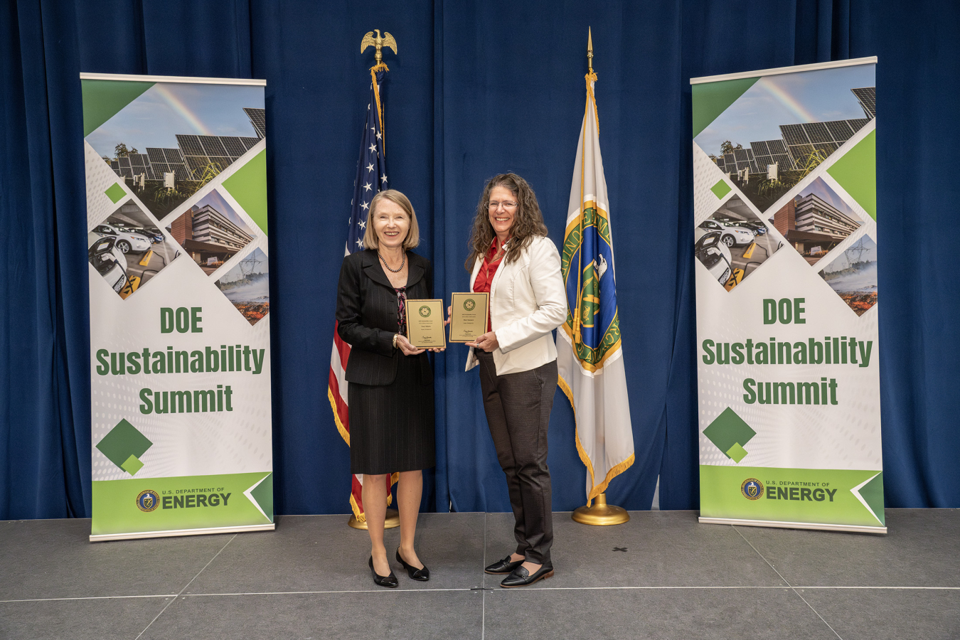 Tracy Ribeiro accepting award