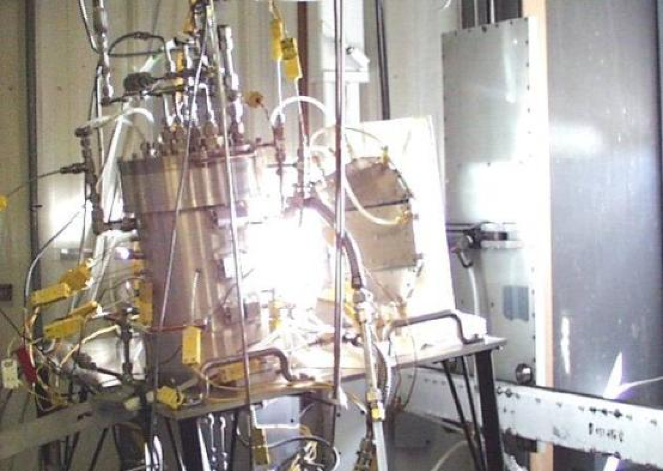 Watter-splitting reactor