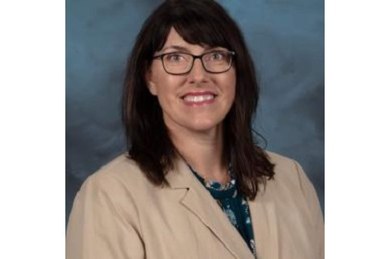 Erin Webb headshot