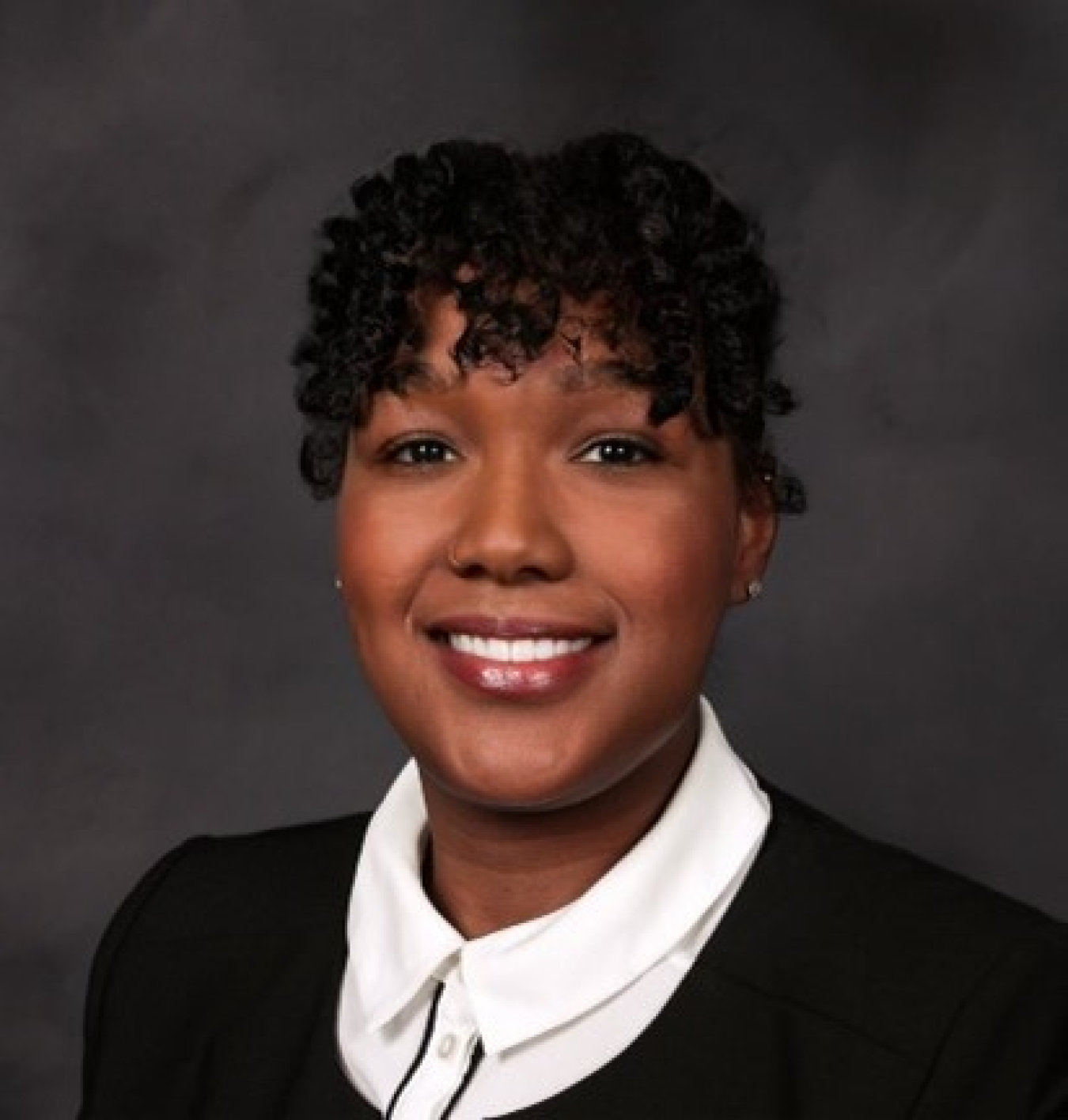 Vicky Olivier-Stevens headshot