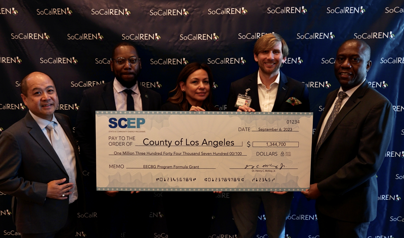 Minh Le, Dr. Tony Reames, Lujuana Medina, Adam Guzzo, and Selwyn Hollins with LA County’s EECBG Program award check. Photo courtesy of SoCalREN.