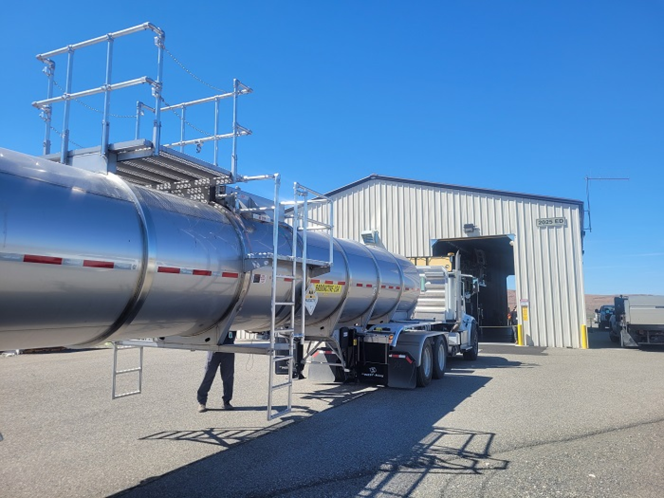 A tanker truck filled with wastewater from the K West Reactor spent-fuel storage basin.