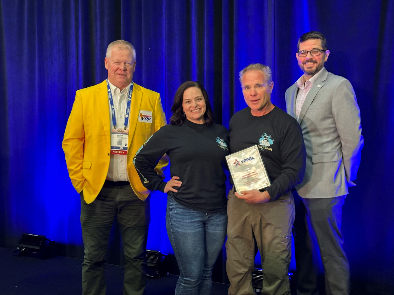 An award is presented to Hanford Site contractor Washington River Protection Solutions.