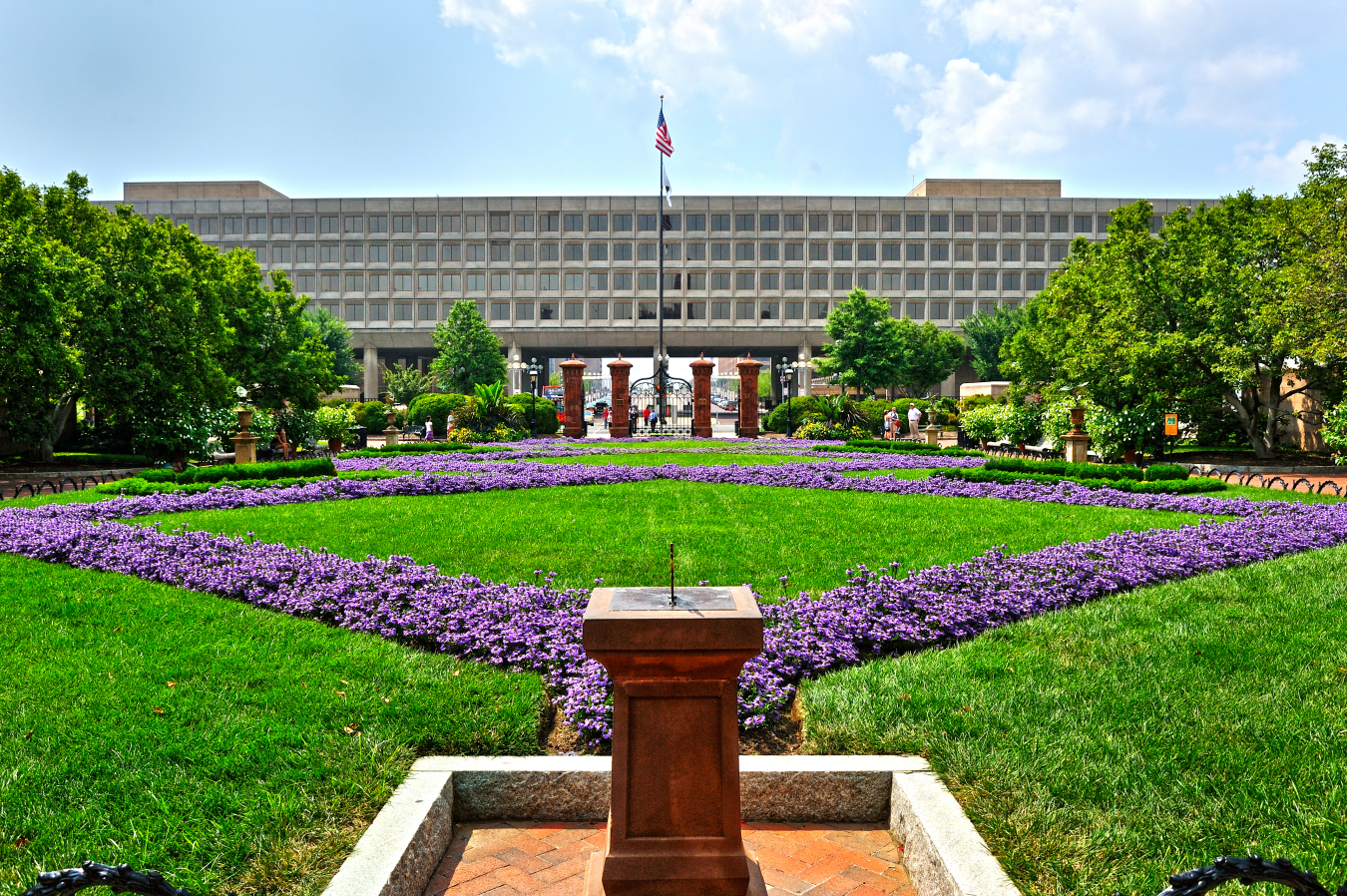 A picture of the U.S. Department of Energy during Spring