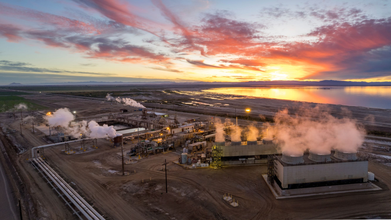 Production of geothermal energy and lithium at the Salton Sea in California