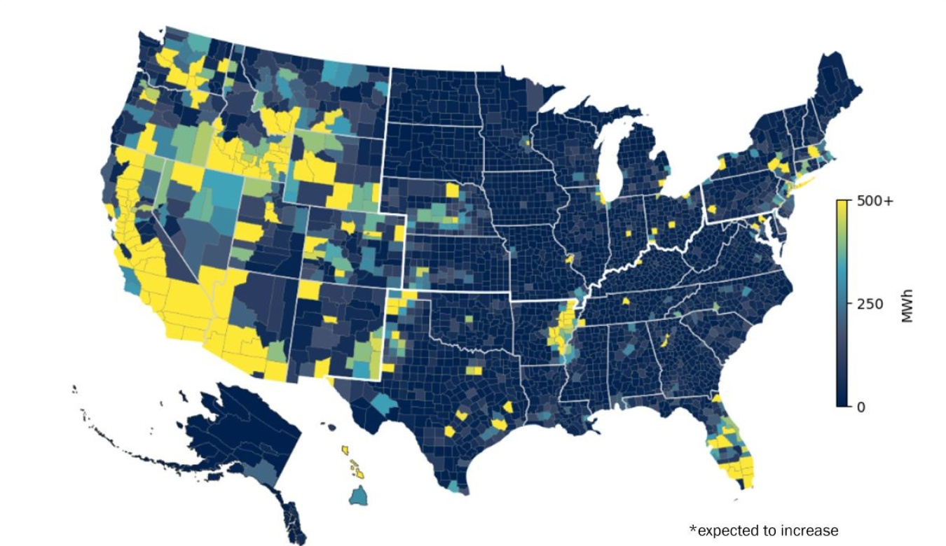 Map of the United States with each municipality outlined. The map illustrates the average daily energy demand by agriculture, public water supply, and wastewater treatment sectors. Most of the map East of New Mexico is dark blue, except for large cities, indicating that the daily energy demand by these services is less than 250 MW/h while many municipalities West of New Mexico are yellow indicating that they require 500 MW/h to run these services on a daily basis.