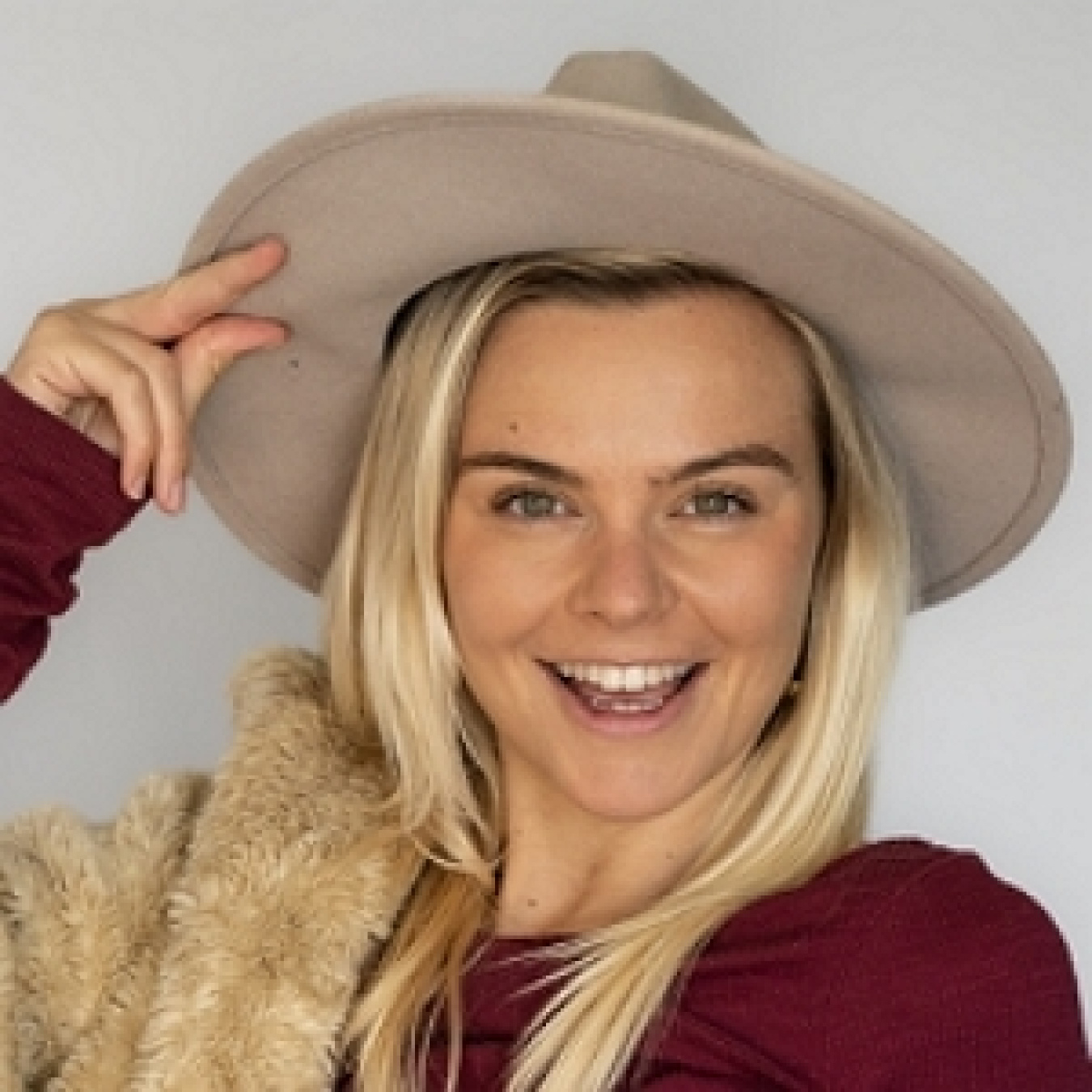 Head-and-shoulders photo of Alyssa Parr, Luminescent Dreams LLC.