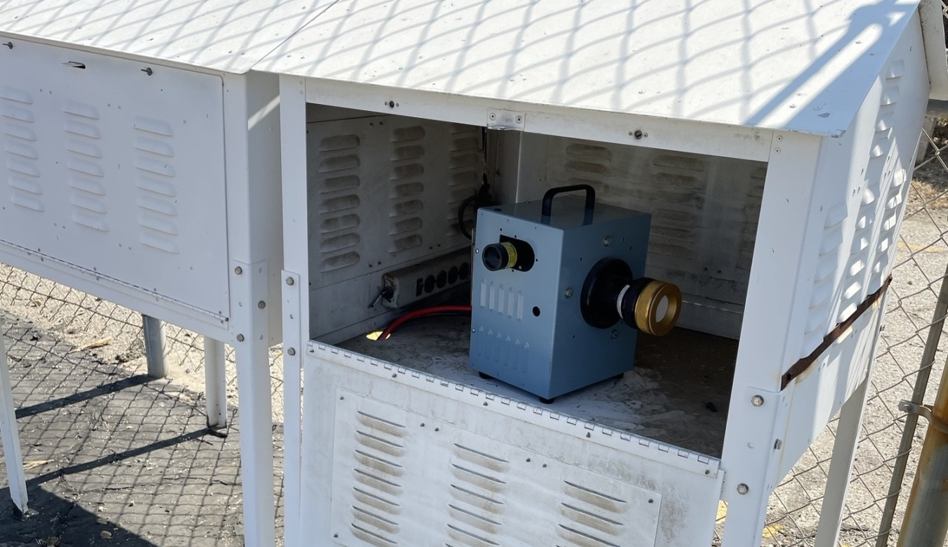 Site specific radiological air monitor