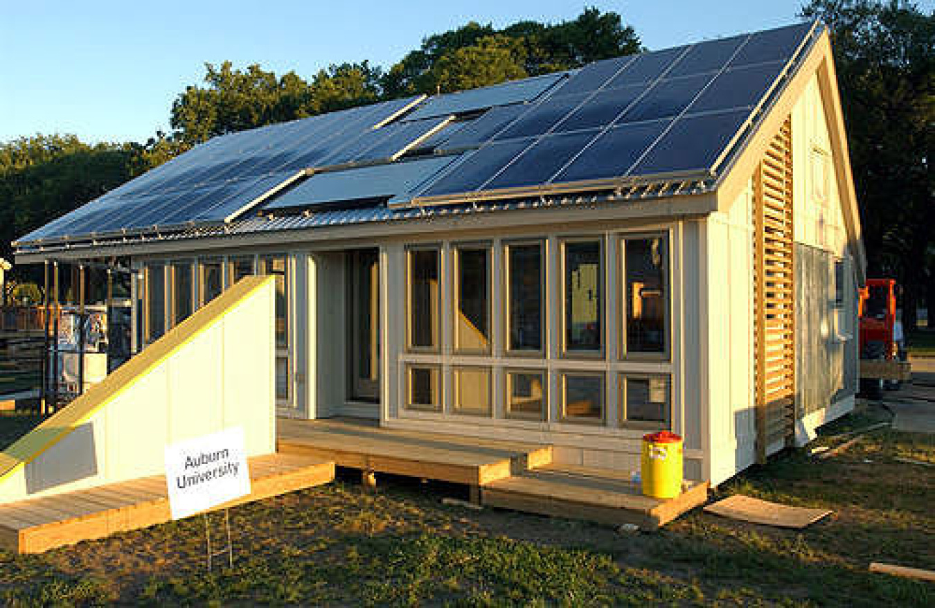 The Auburn house is loosely based on a traditional southern design called the dogtrot, which incorporates a central porch that divides the house into two halves.