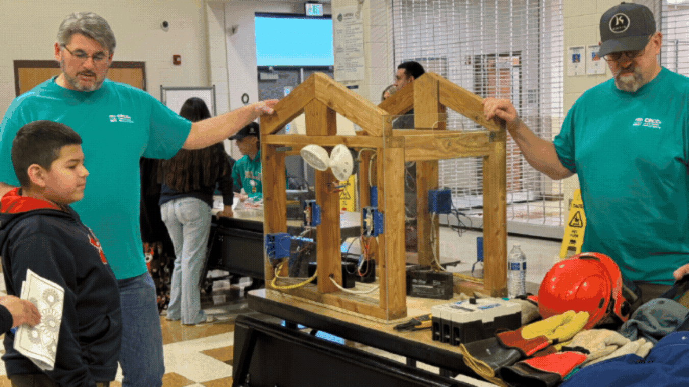 Rotating set of images of a STEM night with students participating in different activities 