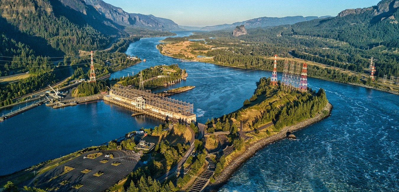 Bonneville Dam. Photo by Rafael Kaup
