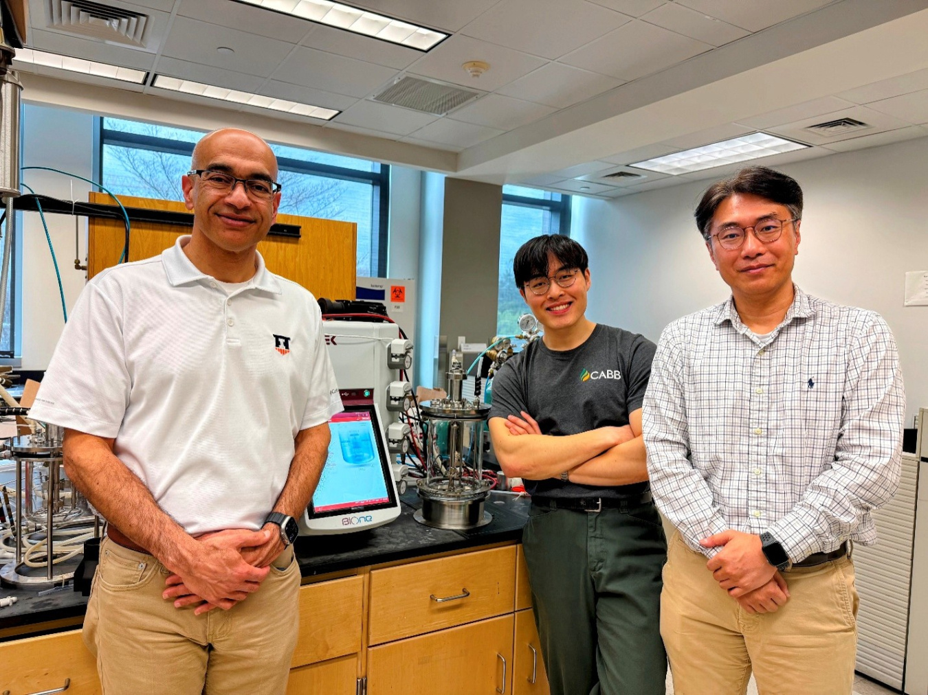 Part of the CABBI team. Pictured from left: Professor Vijay Singh, researcher Degaulle Dai, and Professor Yong-Su Jin.