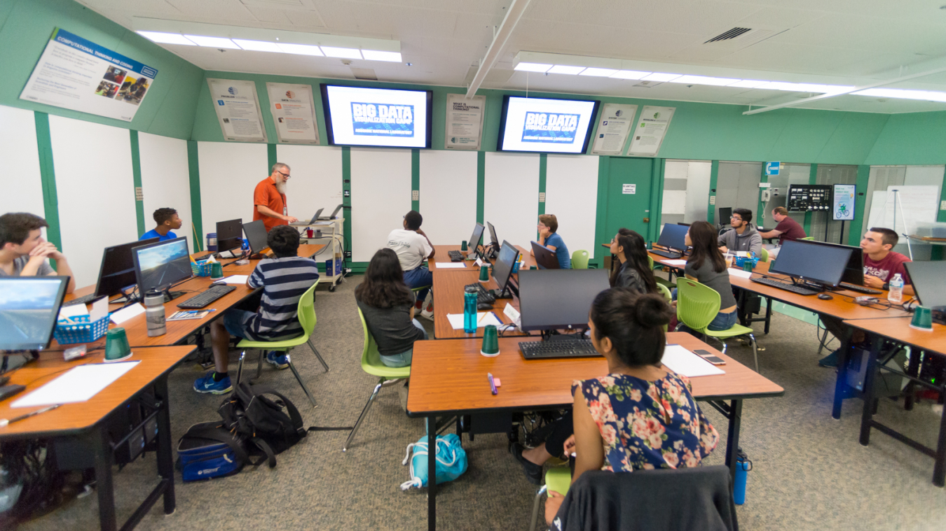 Michael Papka (left) helped lead Argonne’s first Big Data and Visualization Camp over the summer.