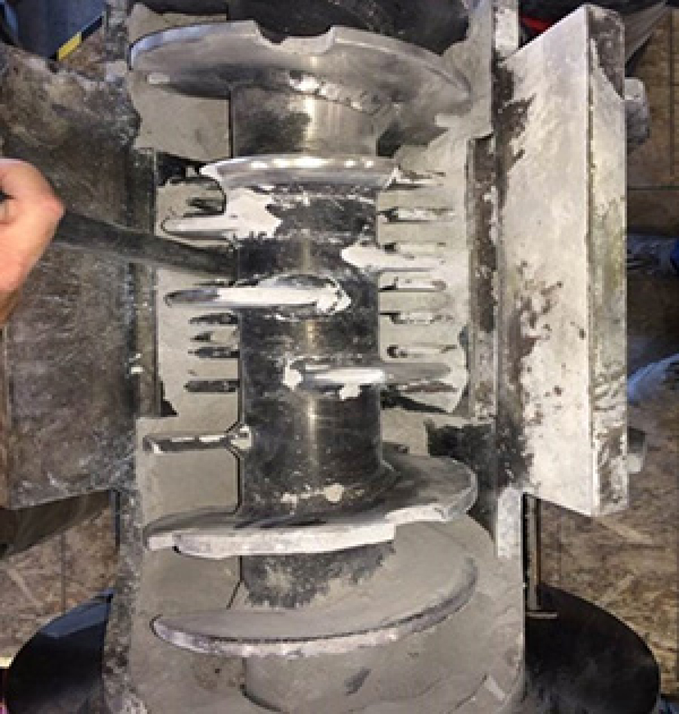 Auger-grinder_300 pixels.jpg