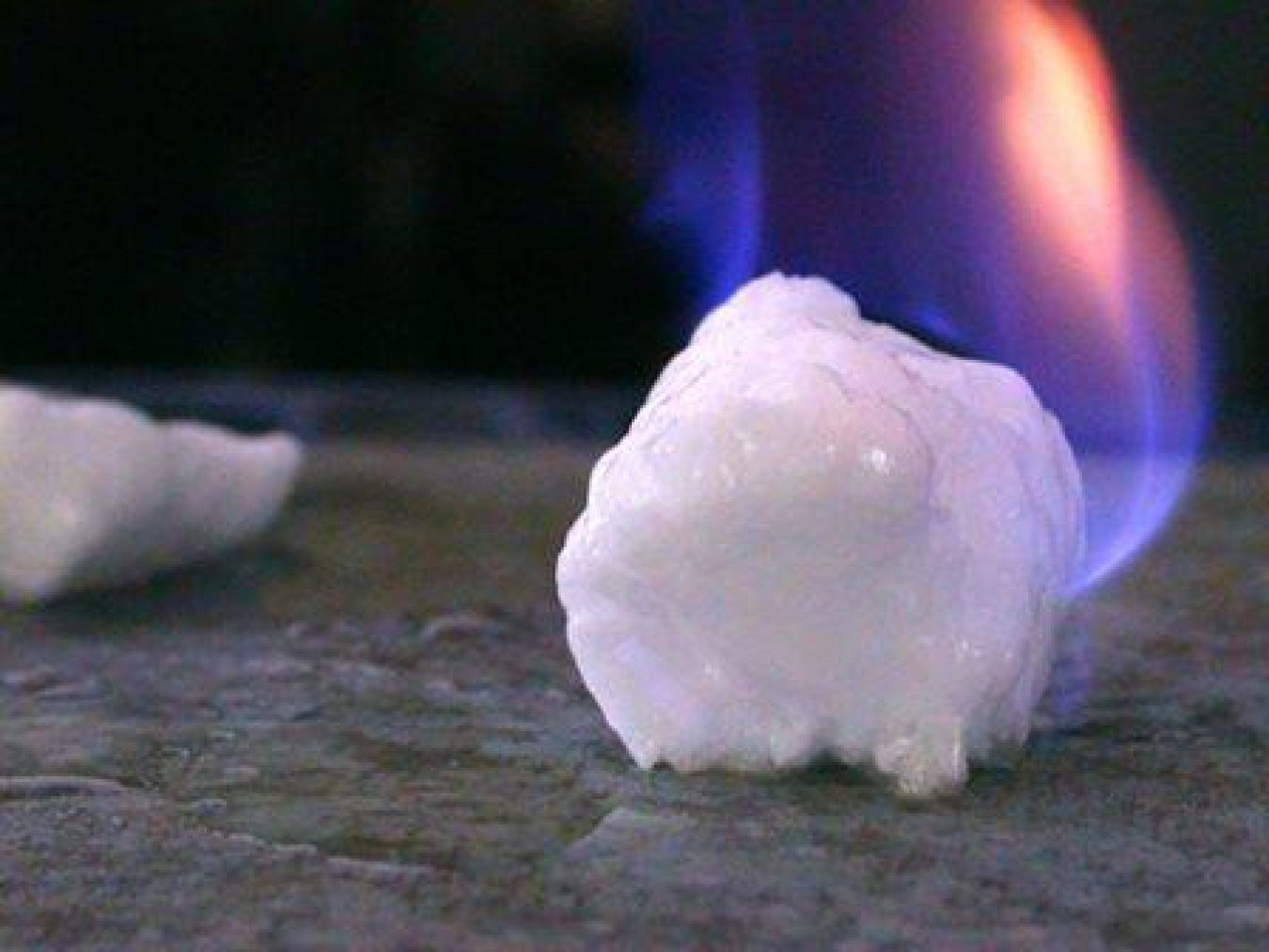Burning_Gas_Hydrate 2.jpg