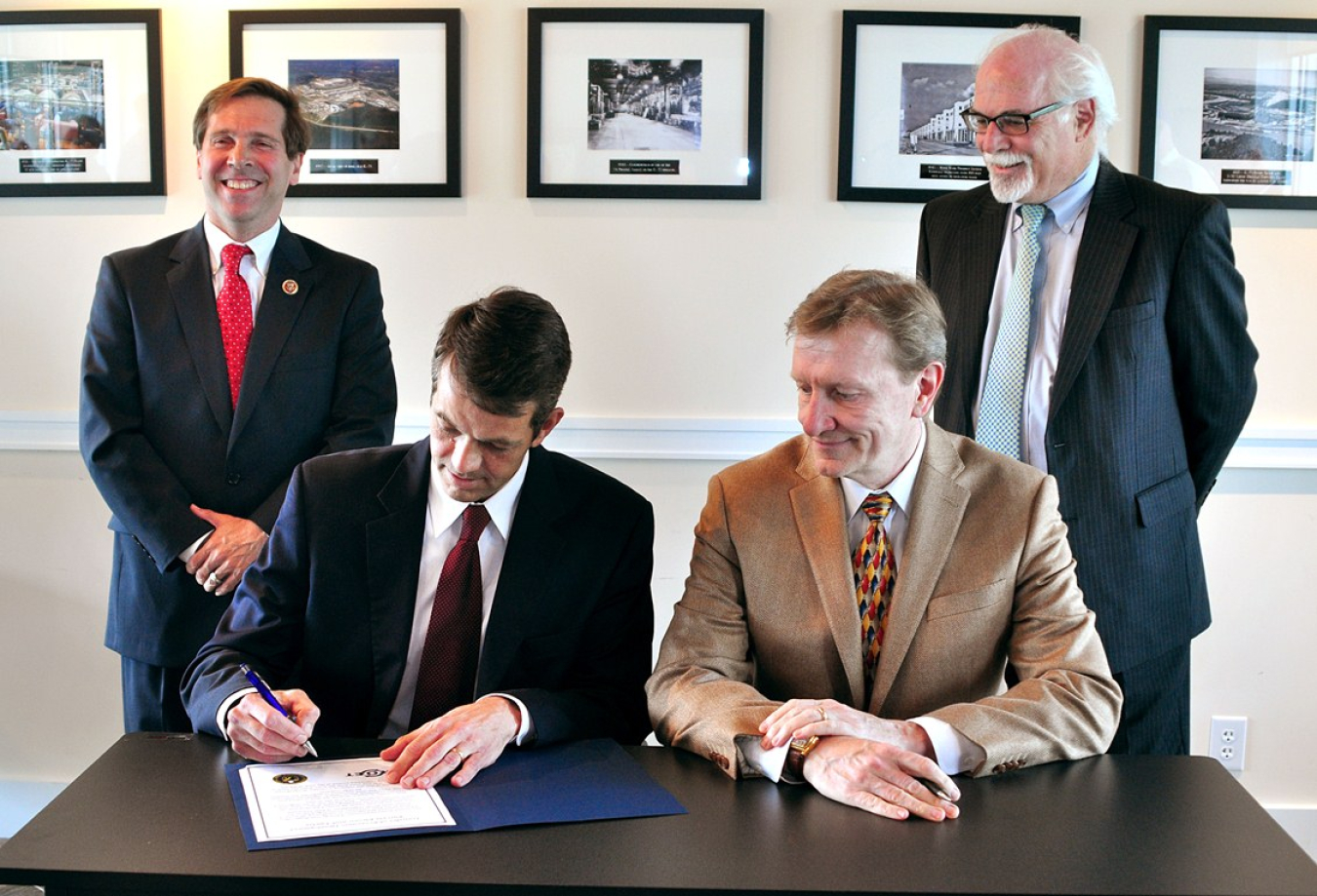 ETTP signing.jpg