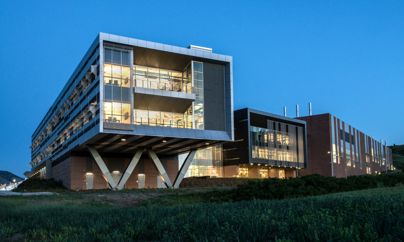 NREL Microgrid ESIF - 26211.jpg