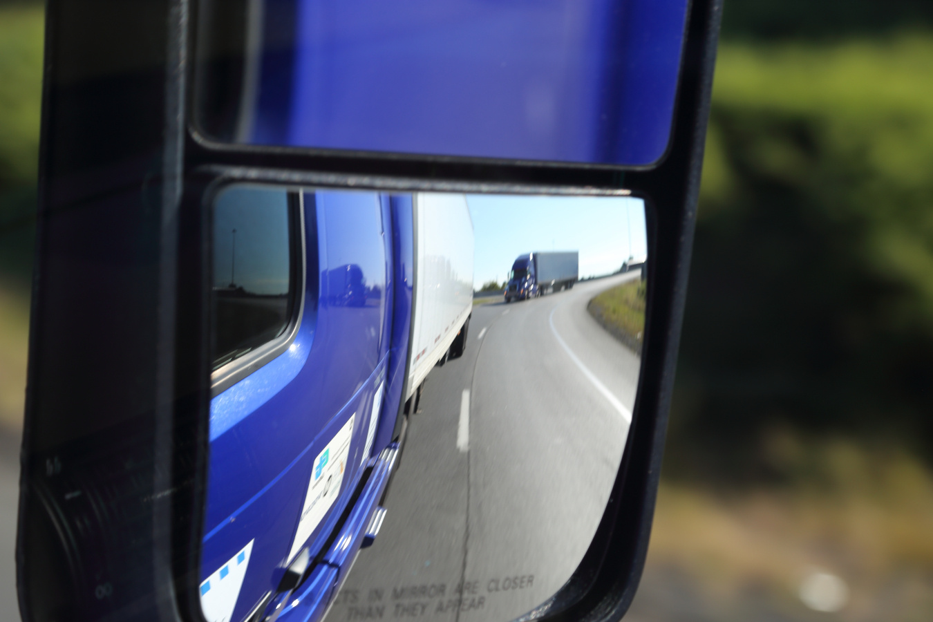 Platooning Trucks to Cut Cost and Improve Efficiency