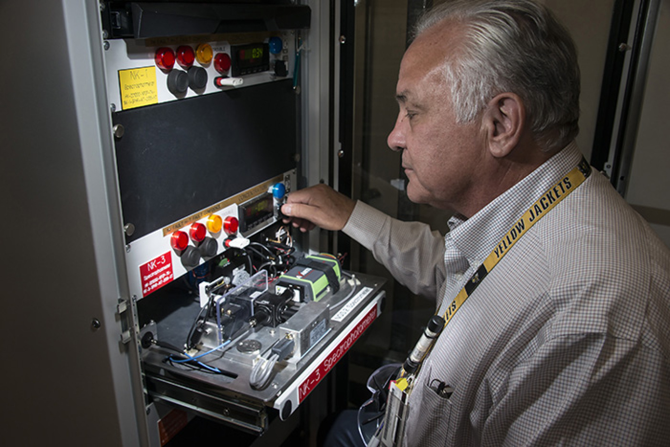 SRS Spectrophotometers_with highlight_700 pixels.jpg