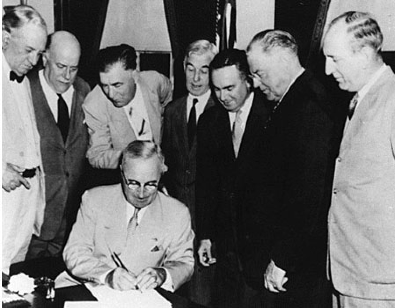 TE-AECSigning1946.jpg