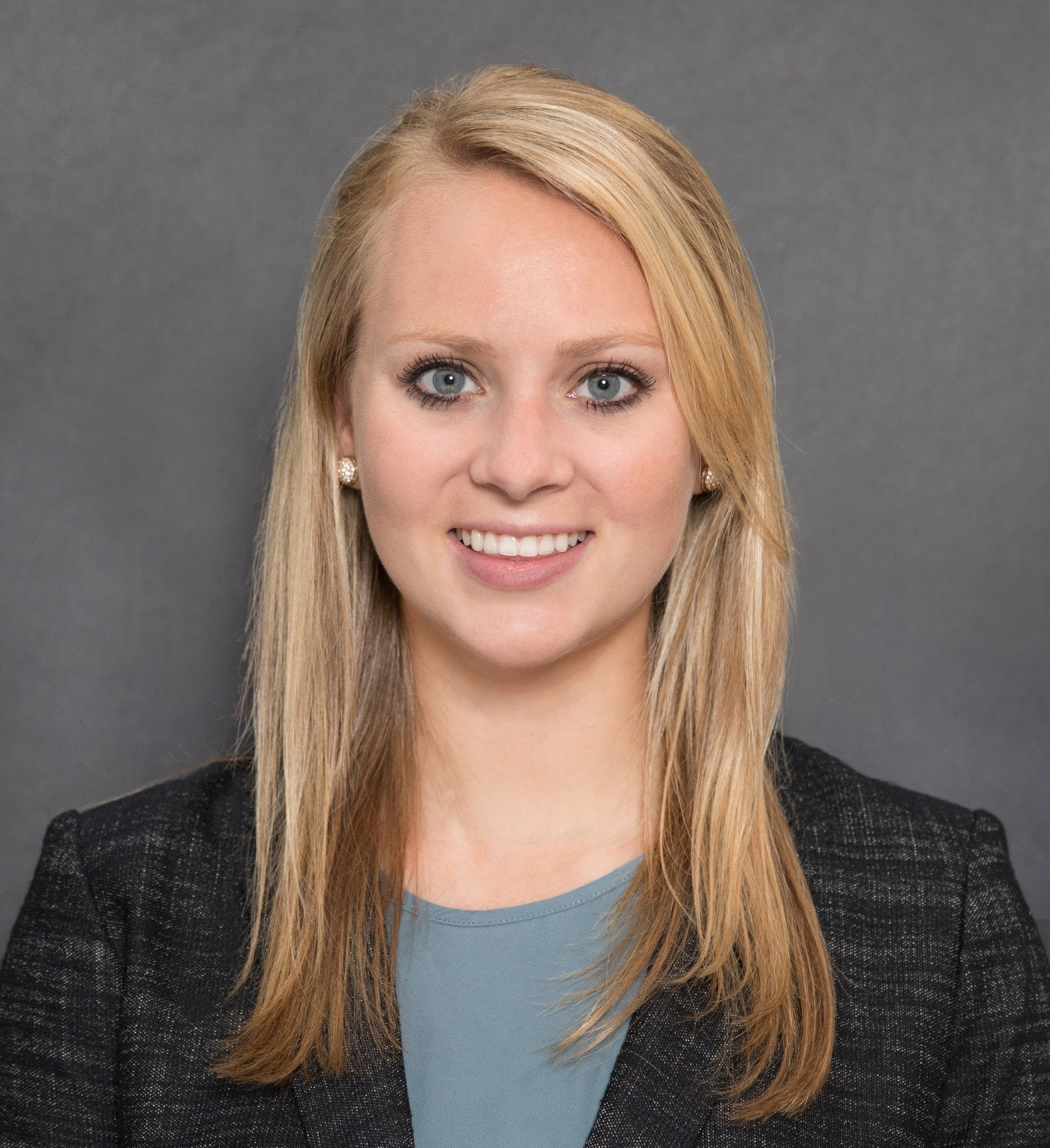 Valerie Nubbe headshot.
