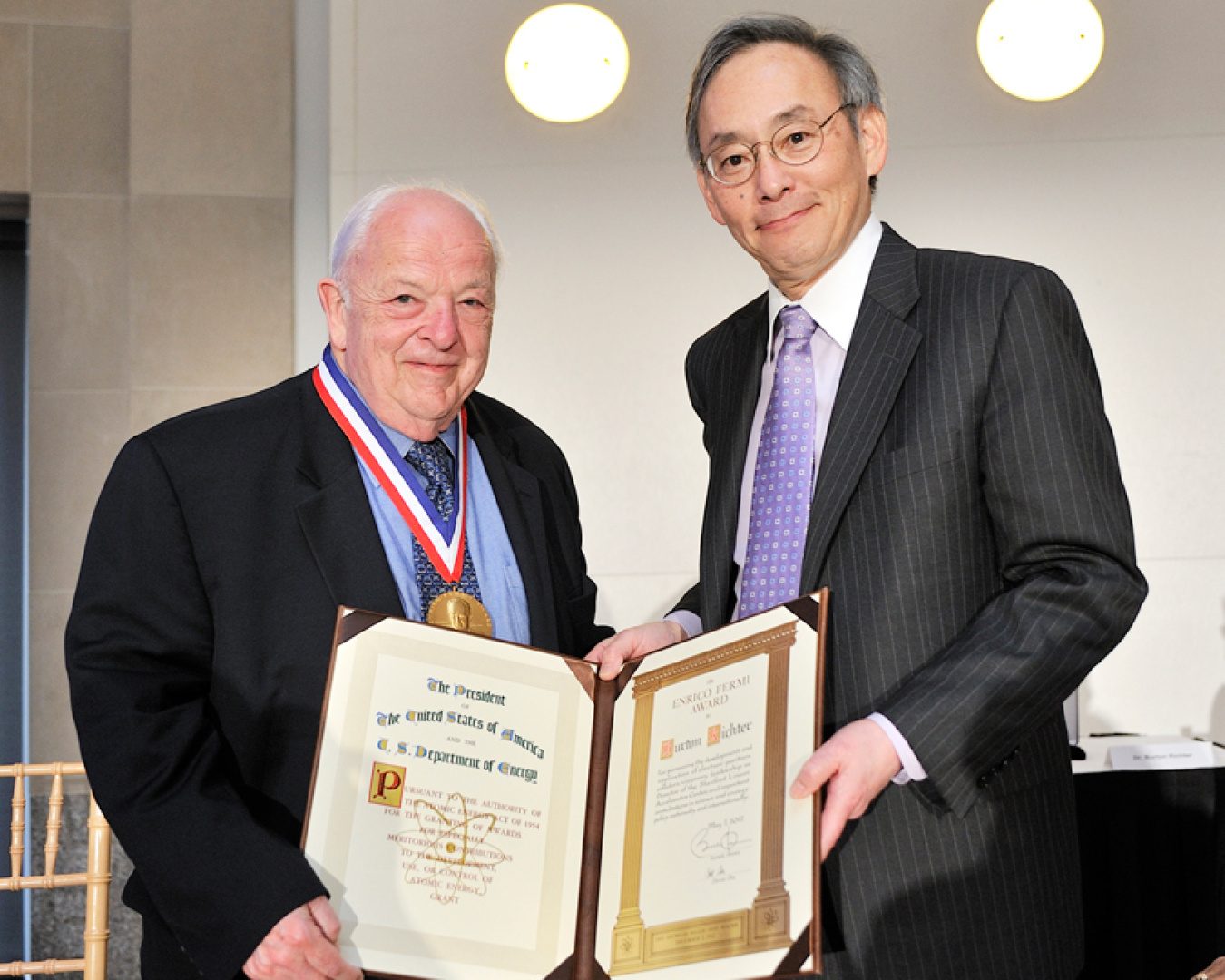 Fermi Award winner Burton Richter with Secretary of Energy Steven Chu.