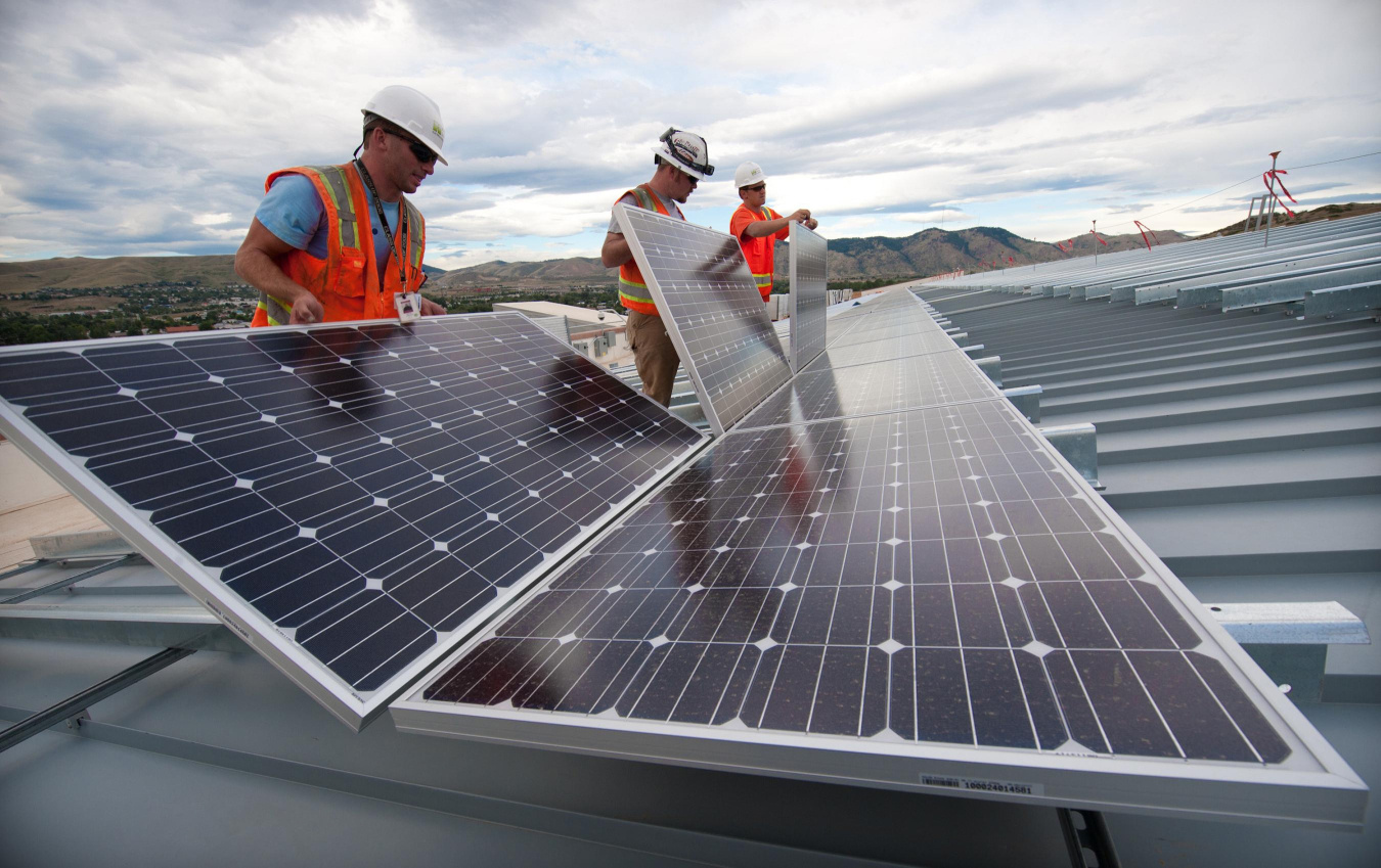 photo_pv_development_nrel_rsfinstall_2010_high.JPG