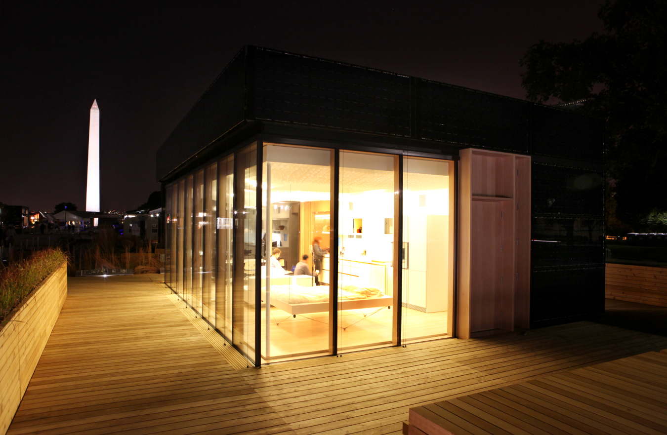 photo_pv_residential_solardecathlon_ontario_2009_high.jpg