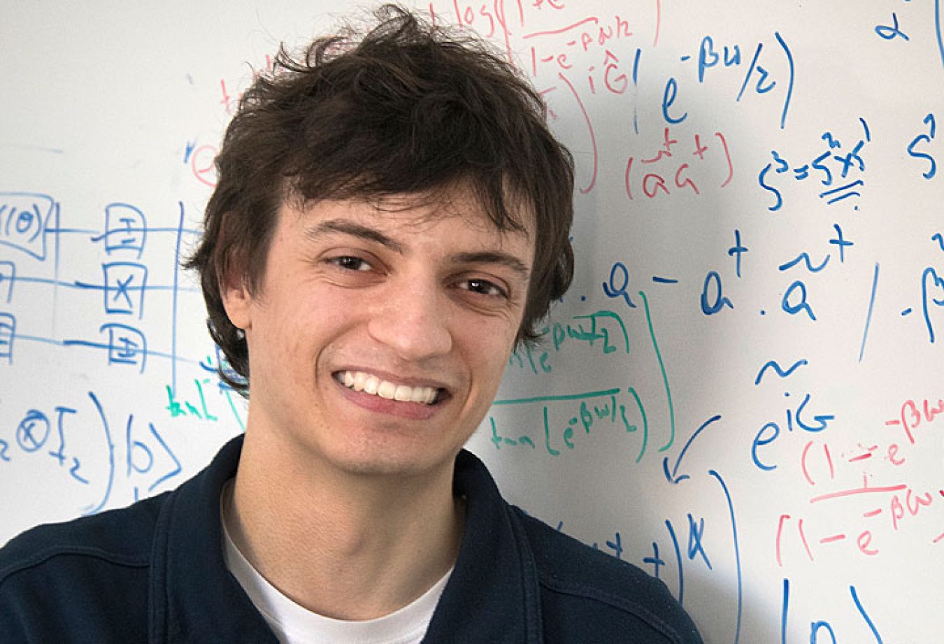 During internships at Brookhaven Lab, Raffaele Miceli created data visualizations and explored applications for quantum computing.