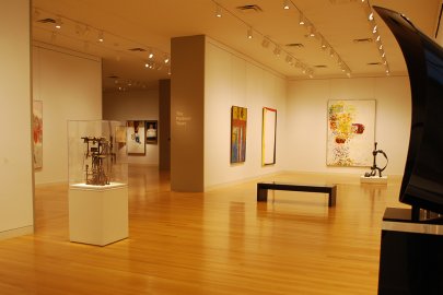 View the video about using LEDs in a GATEWAY demonstration at the Smithsonian American Art Museum in Washington, DC, including an interview with lighting designer Scott Rosenfeld.