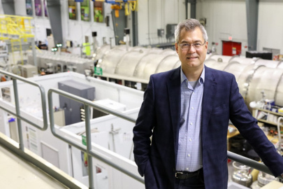 Ken Andersen on the mezzanine overlooking the beam room at the High Flux Isotope Reactor (HFIR). As Associate Laboratory Director for Neutron Sciences at ORNL, Andersen oversees science and operations at both ORNL’s HFIR and the Spallation Neutron Source. 