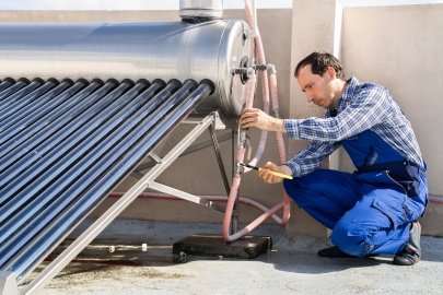 How to clean the solar water heater