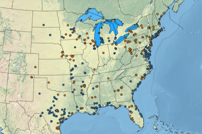 Researchers have documented switchgrass varieties with different degrees of multi-genome polyploidy throughout the eastern United States. This map shows tetraploid (four copy) switchgrasses in blue and octoploid (eight copy) variants in orange.