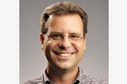 Adam Bratis headshot