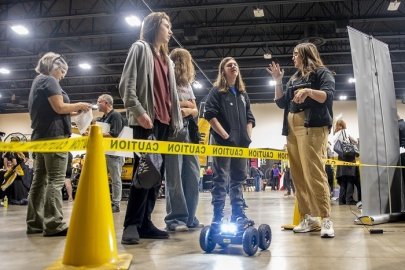 Contractors Share Paducah Site Job Opportunities with Over 800 Students 